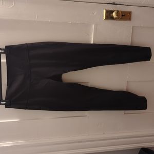 Lululemon wonder under smooth fabric